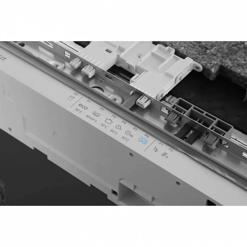 Встраиваемая посудомоечная машина INDESIT DI 4C68 AE