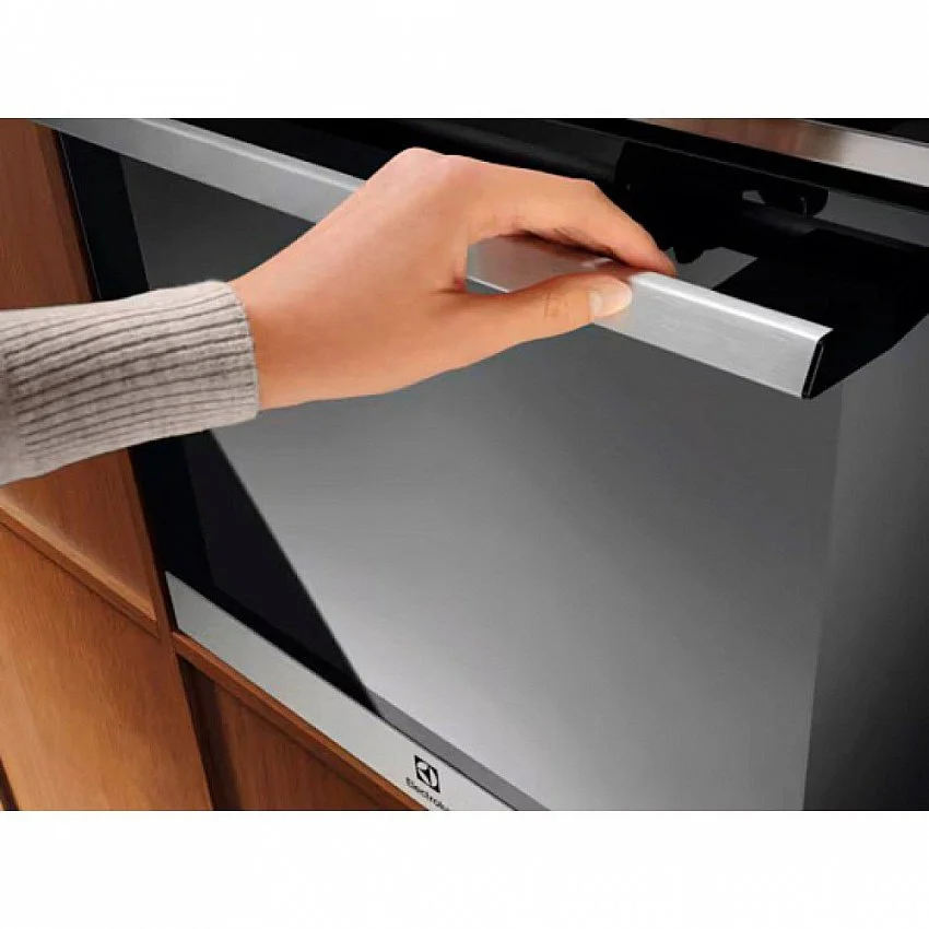 Духовой шкаф ELECTROLUX LOE8P39X
