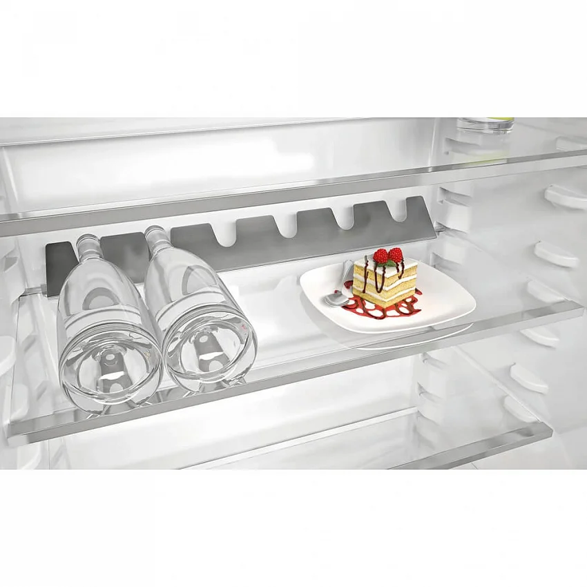 Встраиваемый холодильник WHIRLPOOL SP40 800 EU1