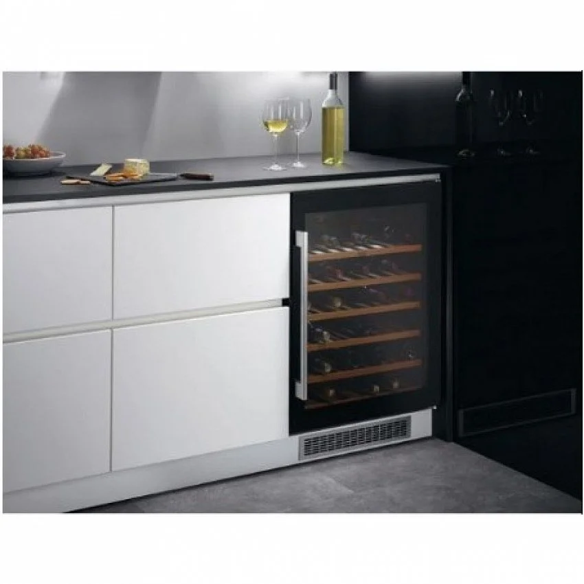 Встраиваемый винный шкаф AEG SWB66001DG