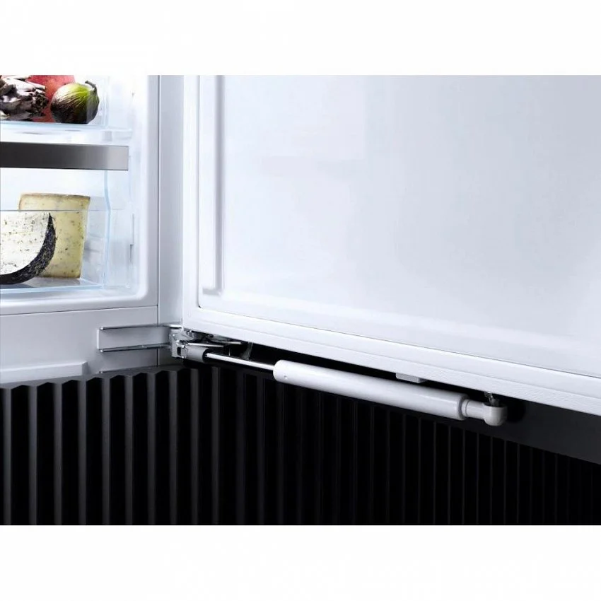 Холодильник MIELE FNS 7770 E