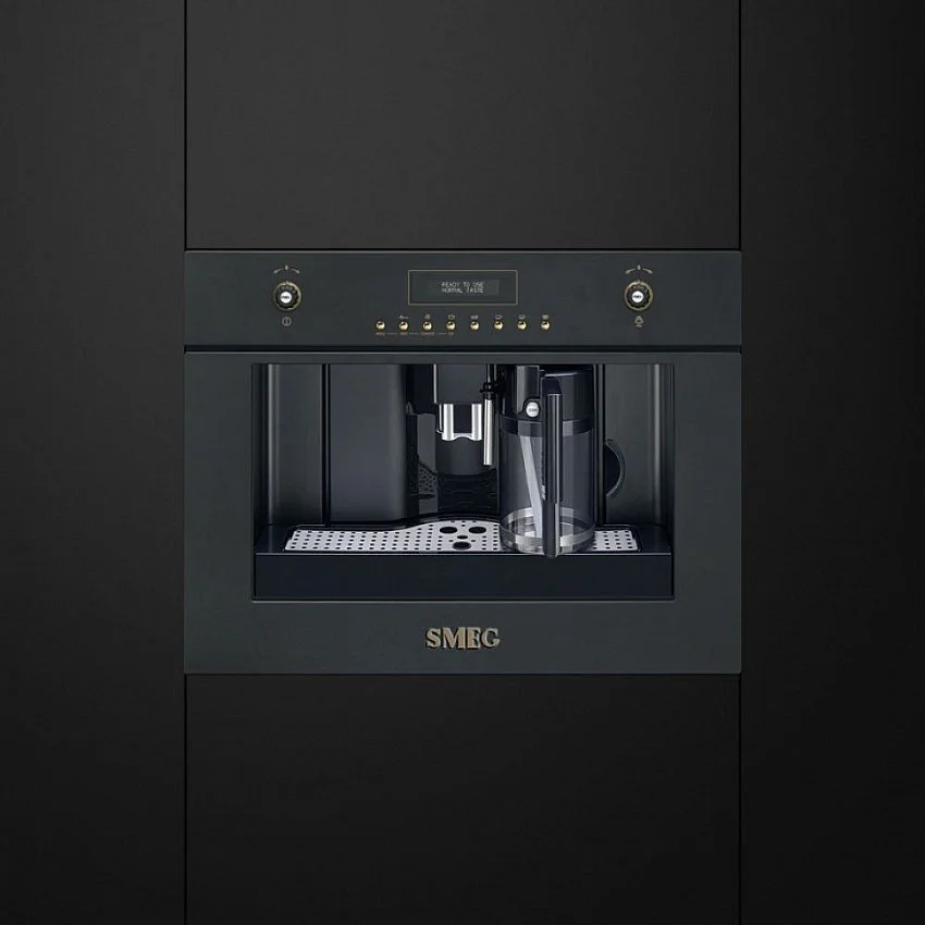 Встраиваемая кофемашина SMEG CMS8451A