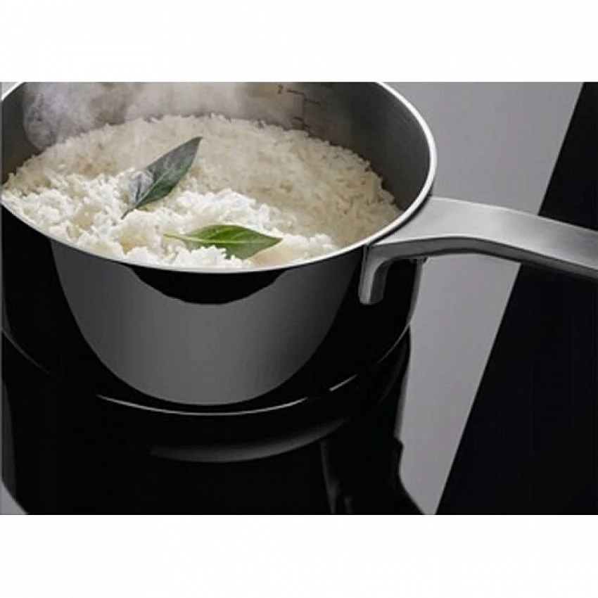 Индукционая варочная панель ELECTROLUX EIT61443B