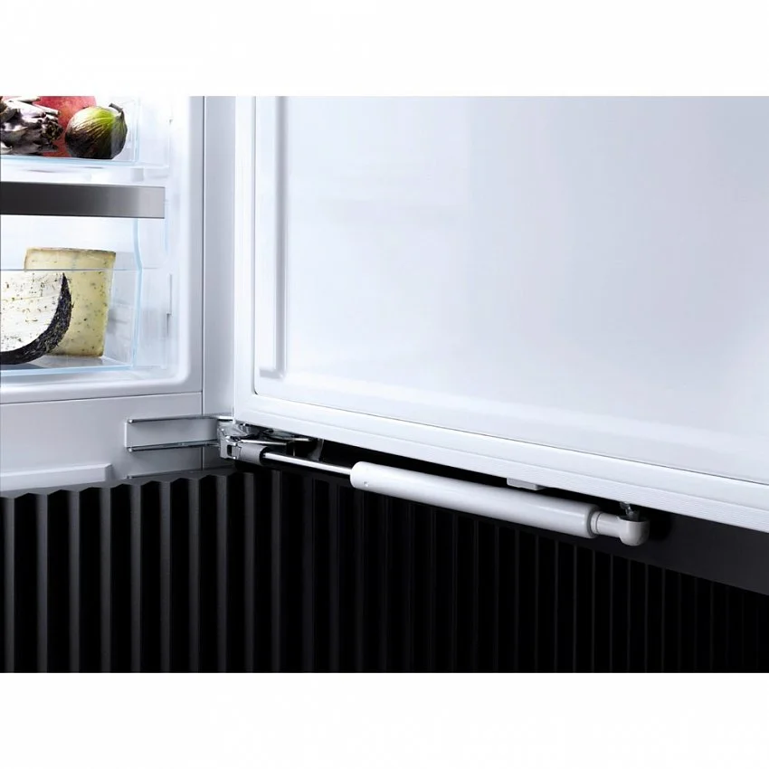Встраиваемый холодильник MIELE KFN 7774 D
