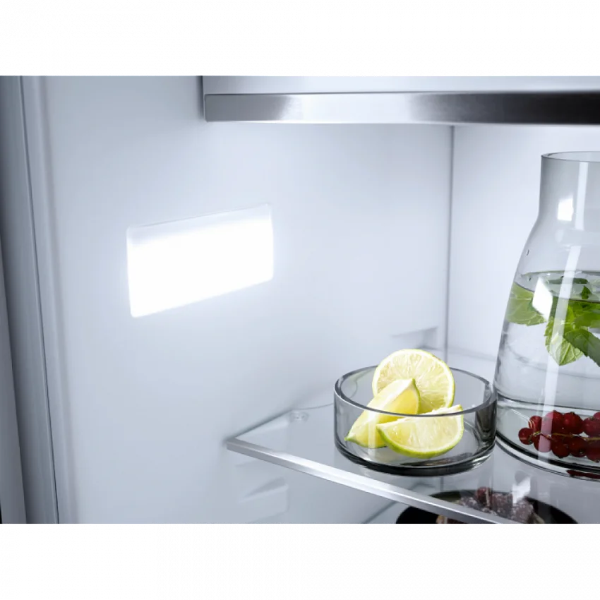 Встраиваемый холодильник MIELE K 7743 E