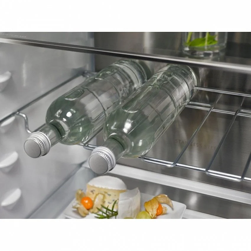 Встраиваемый холодильник ELECTROLUX ENC8MC19S