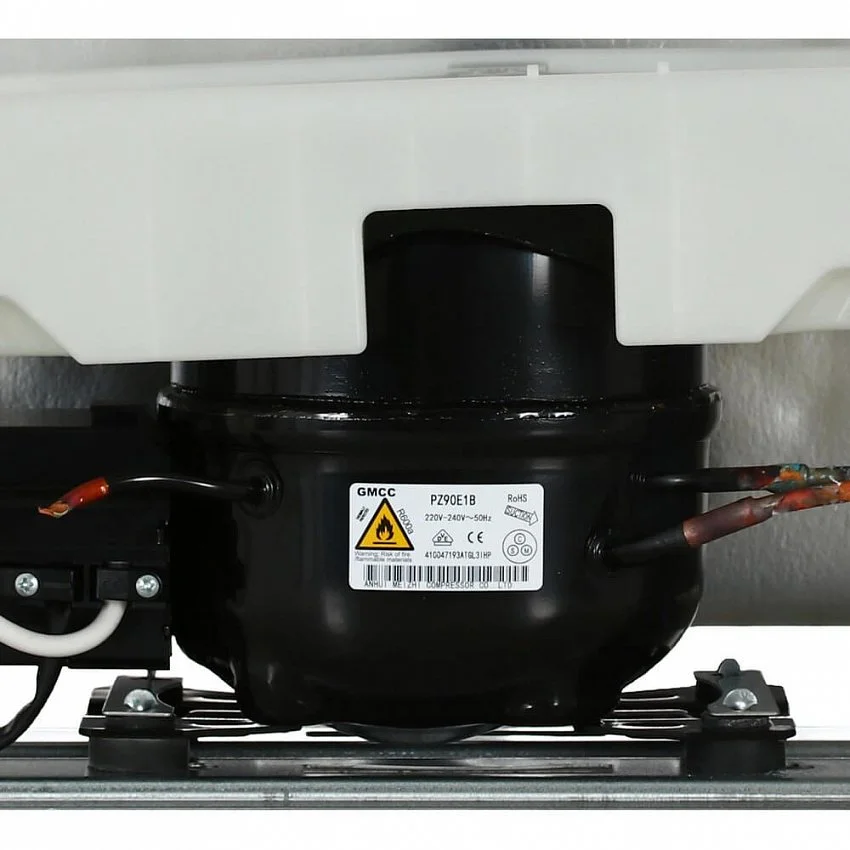 Холодильник HOTPOINT HT 6200 AB