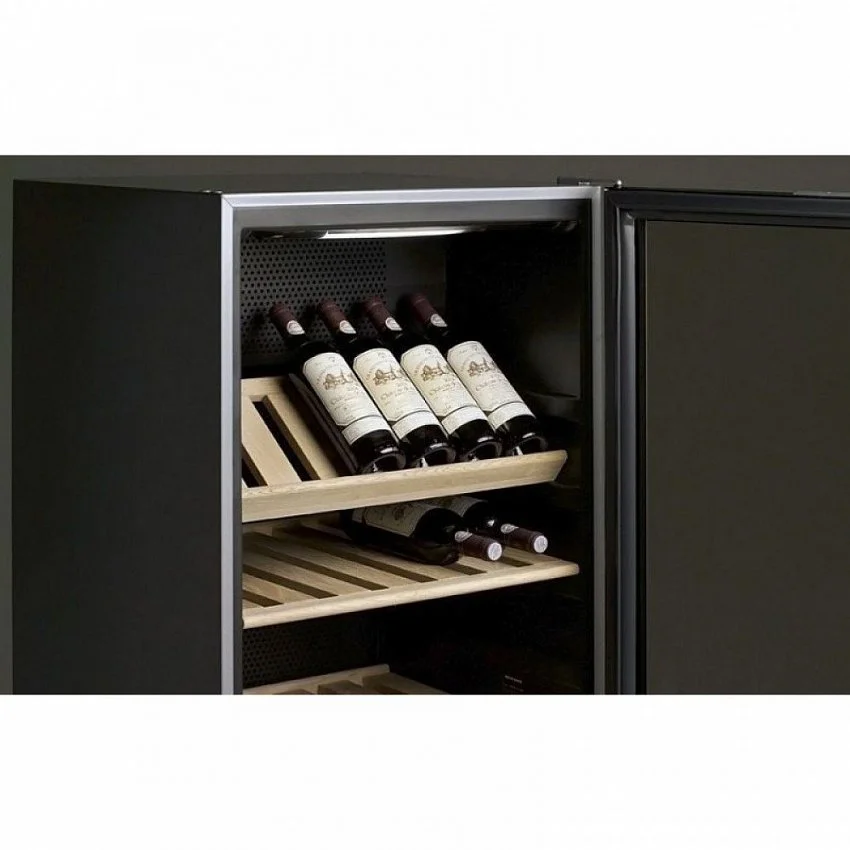 Винный шкаф VESTFROST SOLUTIONS W 155 S