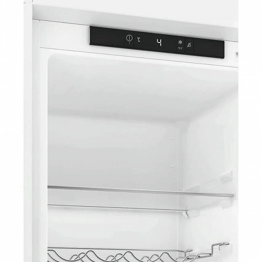 Встраиваемый холодильник HOTPOINT HBDR 18I