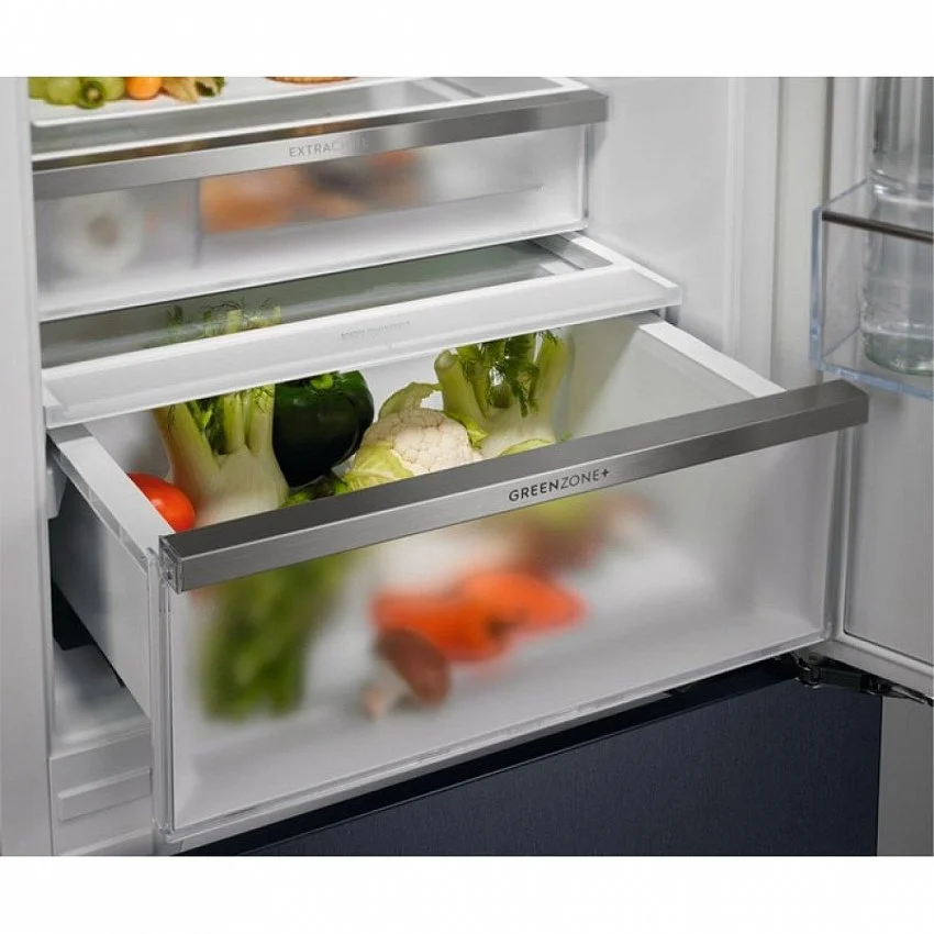 Встраиваемый холодильник ELECTROLUX ENC8MC19S