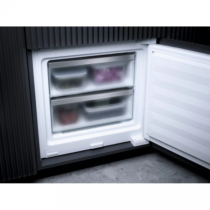 Встраиваемый холодильник MIELE KF 7731 E