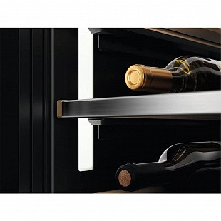 Винный шкаф ELECTROLUX EWUS040B8B