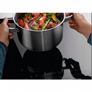 Индукционая варочная панель ELECTROLUX EIT61443B