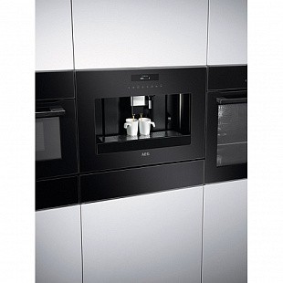 Встраиваемая кофемашина AEG KKE884500B