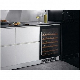 Встраиваемый винный шкаф AEG SWB66001DG
