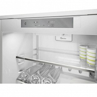 Встраиваемый холодильник WHIRLPOOL SP40 800 EU1