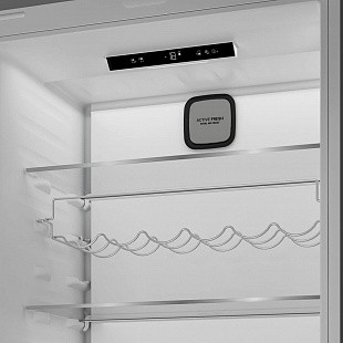 Встраиваемый холодильник HOTPOINT HBT 400I