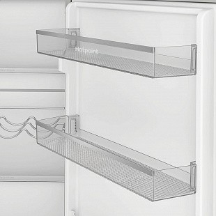 Встраиваемый холодильник HOTPOINT HBDR 18I