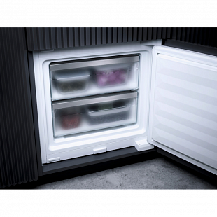 Встраиваемый холодильник MIELE KF 7731 E